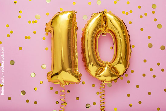 Luftballon in Form einer 10 zur Kupferkette 10 Jahre